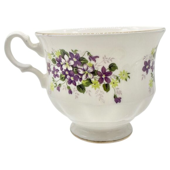 Queen Anne Violet Bone China Tea Cup Saucer Set England Gold Trim Floral Design - Picture 8 of 10
